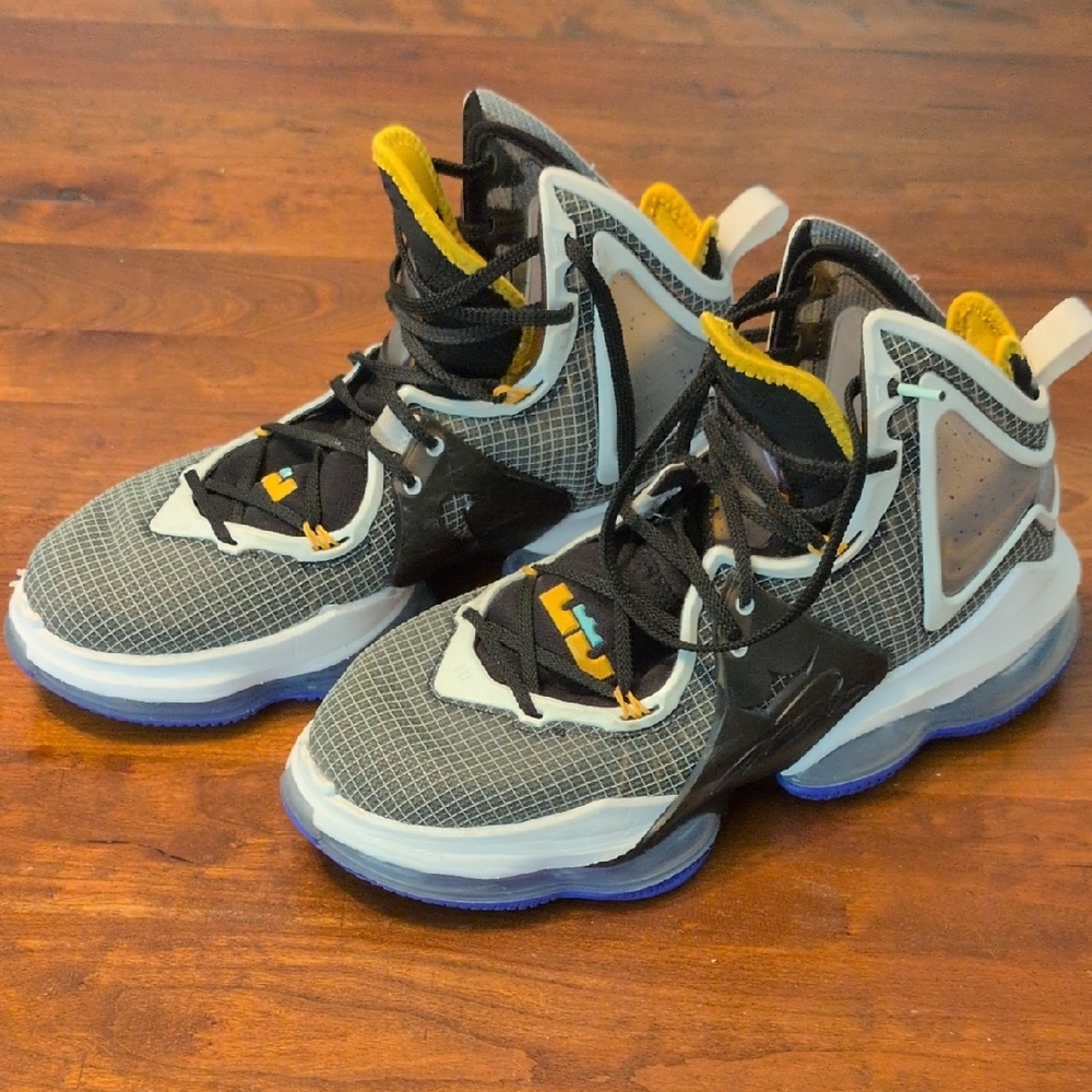 Nike LeBron 19 Basketball Sneakers